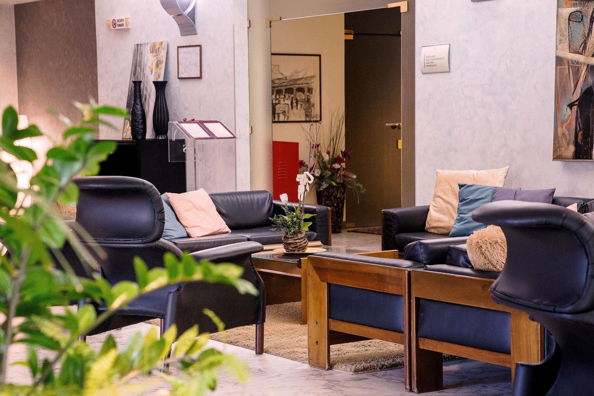 Hotel Salera Асти Экстерьер фото
